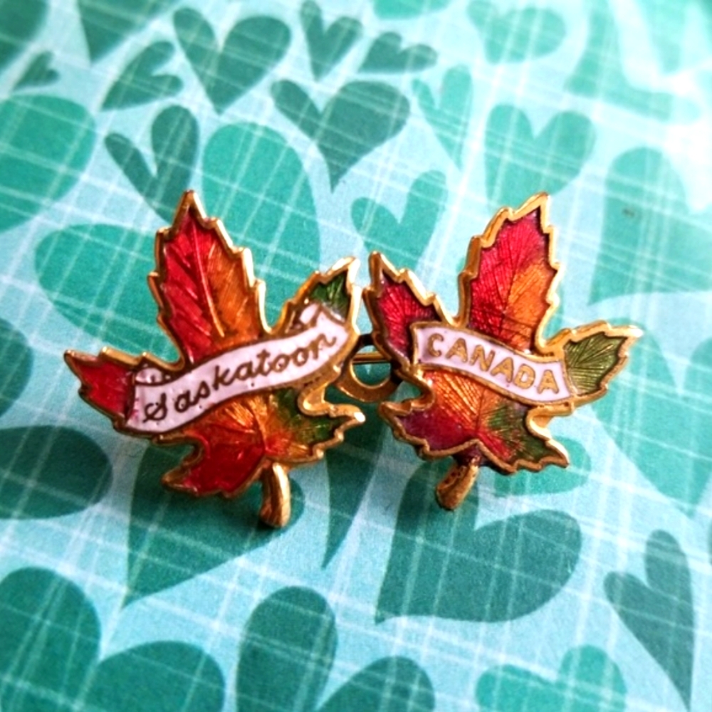 Vintage brooch Saskatoon Canada enamel leaf pin broach pin maple leaves